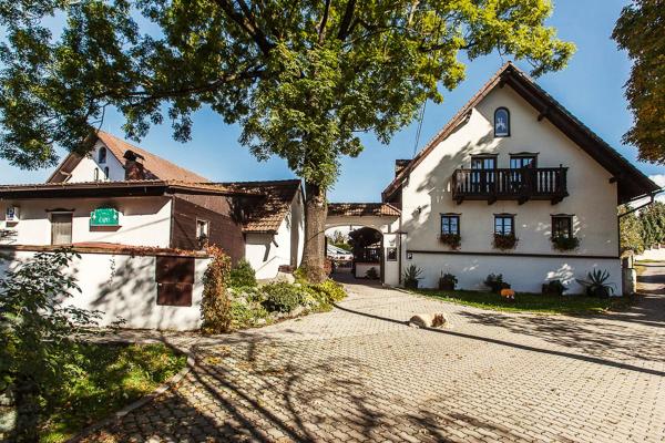 A la foto es mostra l'objecte Pension U Dvou čápů situat a la ciutat de Samechov.