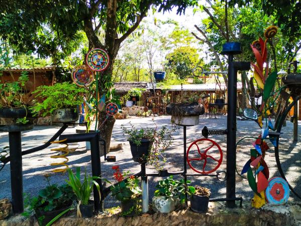 A la foto es mostra l'objecte NOMADAS chalés, mini casinhas, bangalôs , área de camping e cozinha compartilhada situat a la ciutat de Bonito.
