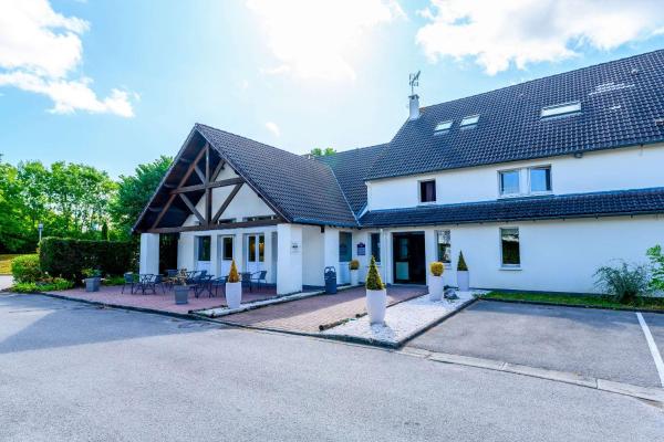 写真にはアミアン市にあるComfort Hotel Amiens Nordが写っています。