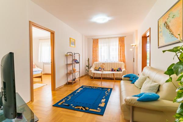 A la foto es mostra l'objecte Big 4 bedroom apartment with private parking situat a la ciutat de Zagreb.
