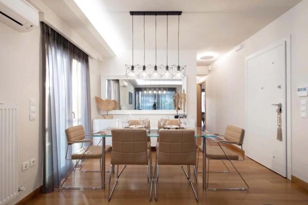 A la foto es mostra l'objecte Elaia Luxury Condo Glyfada situat a la ciutat de Atenes.
