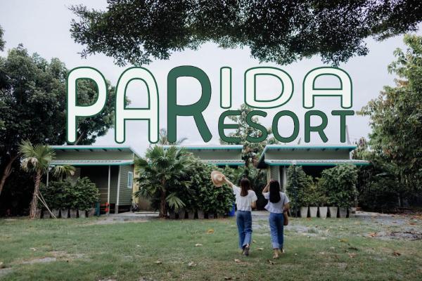 照片显示了位于Ang Thong市的Parida Resort物件。