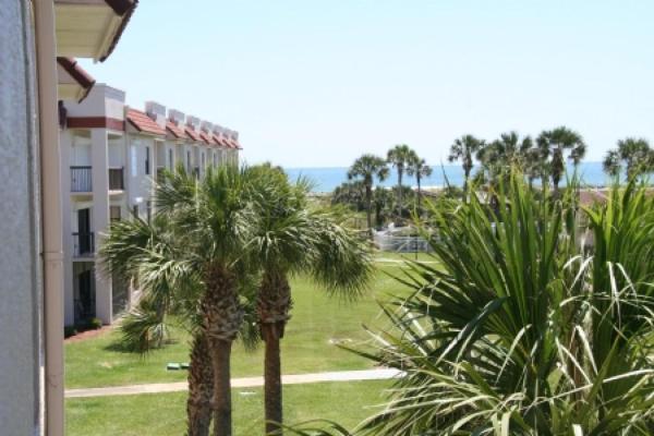 På bildet vises objektet Ocean Village Club R35 som ligger i byen St. Augustine.