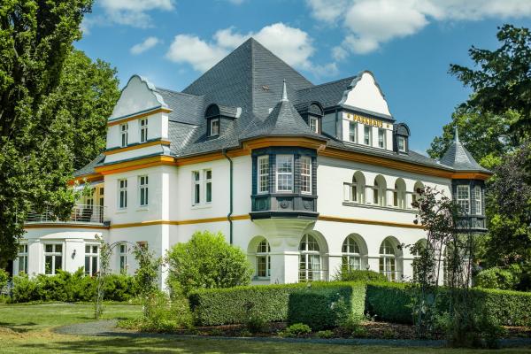 På billedet ses objektet Villa Parkhaus beliggende i byen Wernigerode.