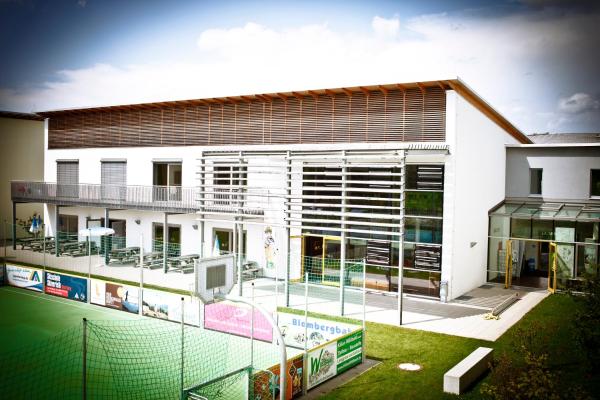 A la foto es mostra l'objecte Jugendherberge Bad Tölz situat a la ciutat de Greiling.