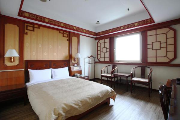Στη φωτογραφία φαίνεται το αντικείμενο Hua Du Hotel που βρίσκεται στην πόλη Keelung.