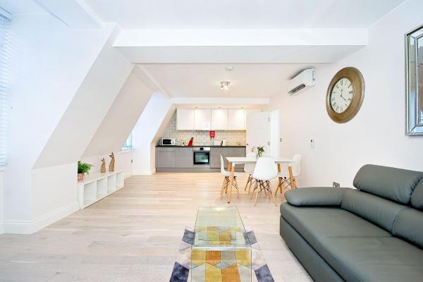 Bild 3: Eldon Chambers Flat 2 by City Living London