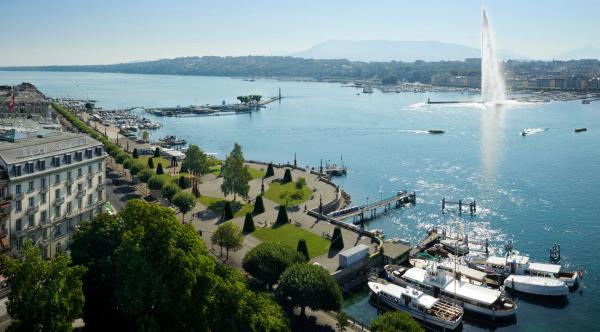 照片显示了位于Geneva市的Beau-Rivage Genève物件。