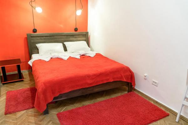 Foto 3: Red & Yellow Apartment