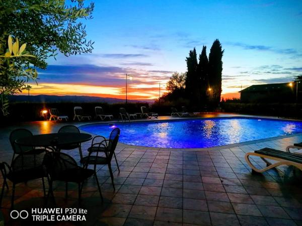 På billedet ses objektet Hotel La Terrazza RESTAURANT & SPA beliggende i byen Assisi.