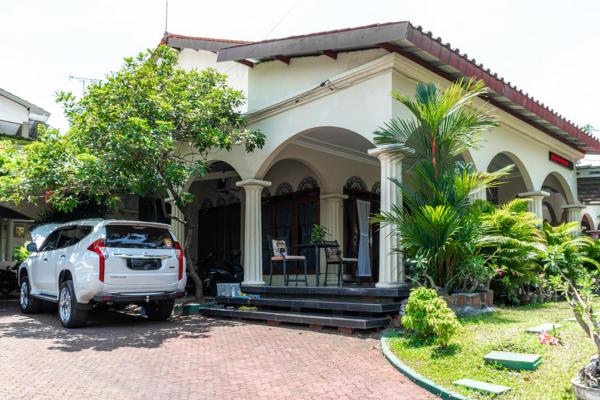 A la foto es mostra l'objecte RedDoorz near Gajahmungkur Semarang situat a la ciutat de Candi.
