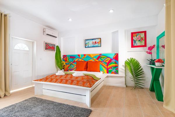 Фотография 3: Studio 7 - Oceanfront Apartment