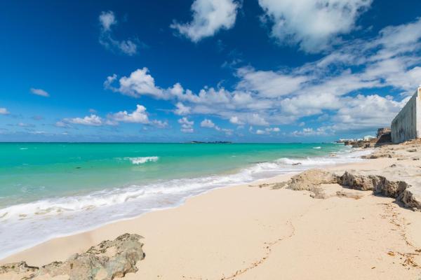Фотография 9: Studio 7 - Oceanfront Apartment