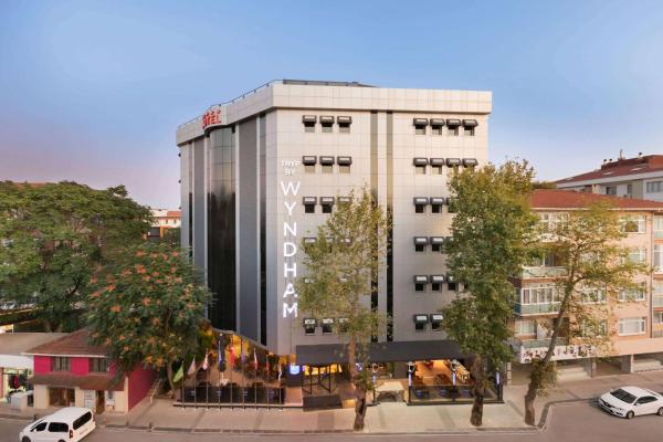 Na zdjęciu widoczny jest obiekt Tryp By Wyndham Istanbul Sancaktepe położony w mieście Pasakoy.