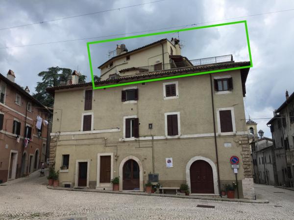 På billedet ses objektet Casa Vacanza La Piazza beliggende i byen Orvinio.