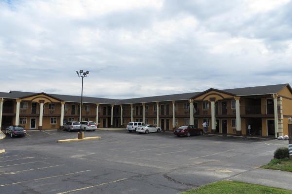 A la foto es mostra l'objecte Economy Inn & Suites Joplin situat a la ciutat de Joplin.