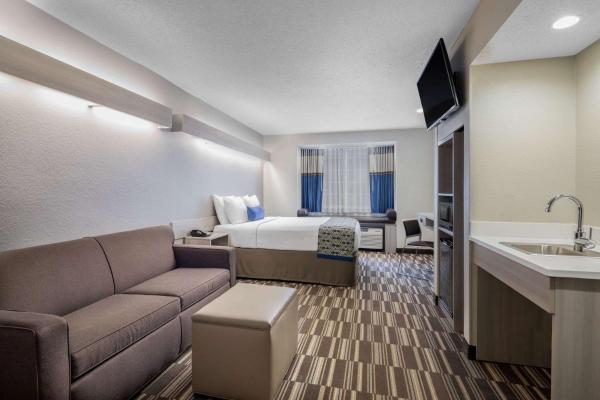 På billedet ses objektet Microtel Inn & Suites by Wyndham Atlanta Buckhead Area beliggende i byen Atlanta.