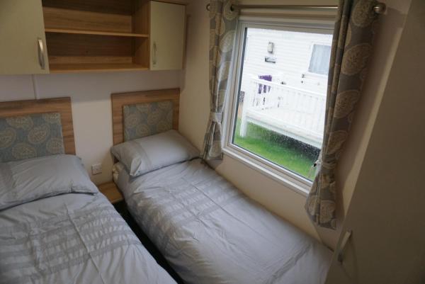 Fotografia 9: MPoint36 at Tattershall Lakes Hot Tub Lake Views 3 Bedrooms