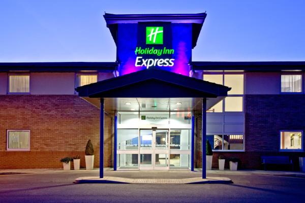På billedet ses objektet Holiday Inn Express Shrewsbury by IHG beliggende i byen Atcham.
