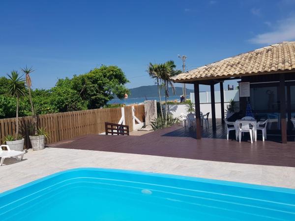 På billedet ses objektet APTO203-IDP -NA AREIA DA PRAIA beliggende i byen Florianópolis.