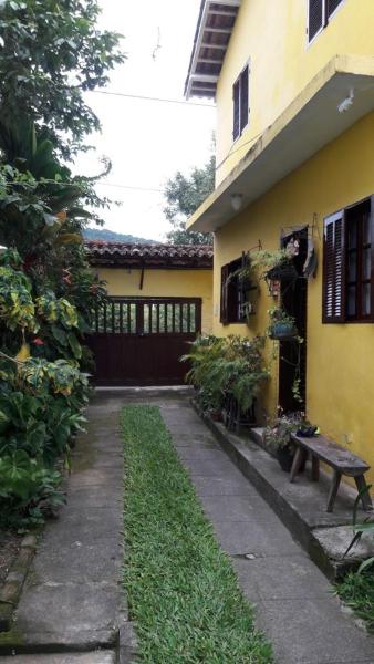 A la foto es mostra l'objecte Hospedagem domiciliar Casa Amarela Paraty situat a la ciutat de Parati.