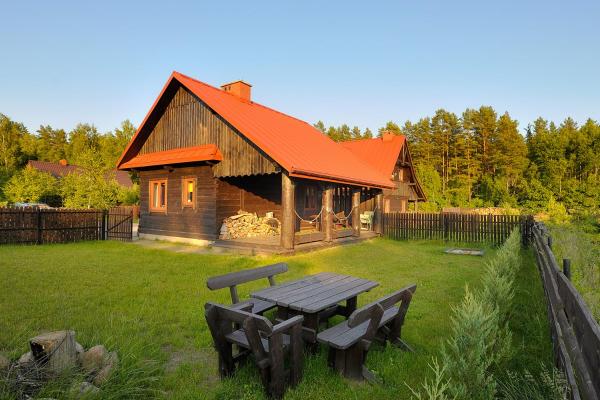 Na zdjęciu widoczny jest obiekt mazury-dom 4os. położony w mieście Marksoby.