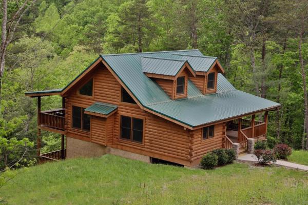 Honey J's Mountain Retreat - Pigeon Forge, TN