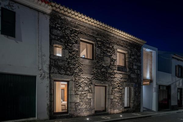 Auf dem Foto ist das Objekt North Shore Hostel in der Stadt Ribeira Grande zu sehen.