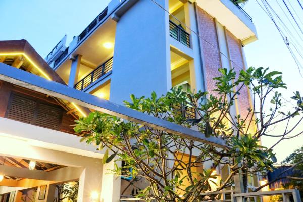 Στη φωτογραφία φαίνεται το αντικείμενο Neakru Guesthouse and Restaurant που βρίσκεται στην πόλη Phumĭ Phlov Phnum Pénh.