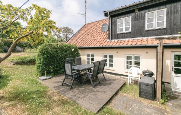 A la foto es mostra l'objecte Skagenhuset Lejl 2 situat a la ciutat de Allinge.