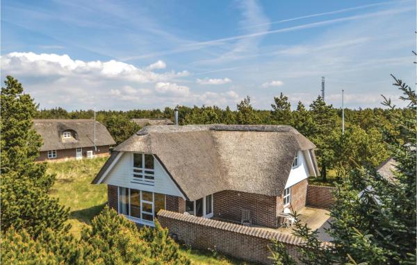 A la foto es mostra l'objecte Amazing Home In Blåvand With Sauna situat a la ciutat de Blåvand.