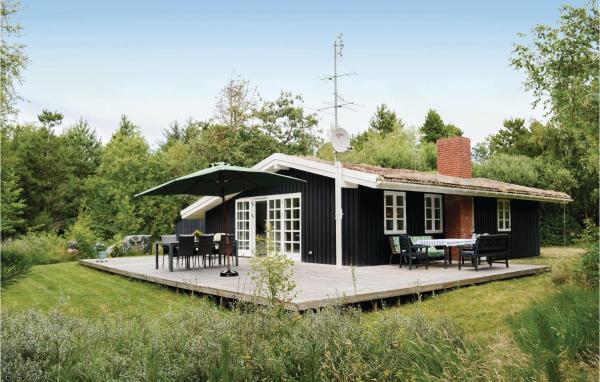 Nella foto è visibile l'oggetto Three-Bedroom Holiday Home In Romo situato nella città di Bolilmark.