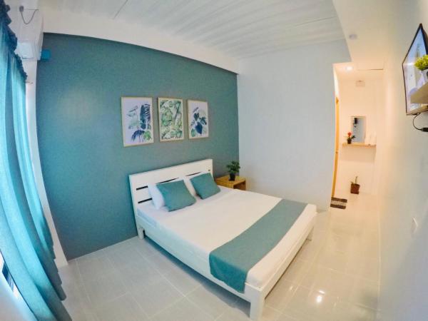 På billedet ses objektet The BIGGIES Inn beliggende i byen Luka.