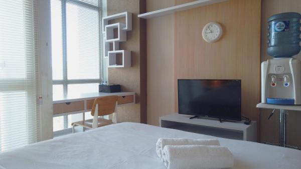 照片显示了位于Jatiroke市的Cozy Studio near UNPAD at Taman Melati Apartment Jatinangor By Travelio物件。