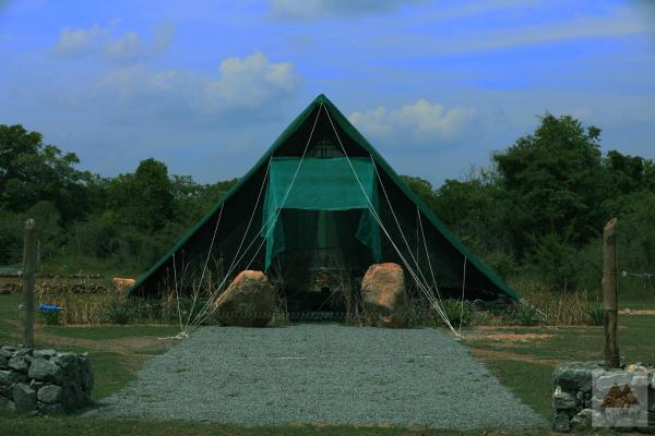 Auf dem Foto ist das Objekt Tented Safari Camp by Base Camp Yala in der Stadt Katagamuwa zu sehen.