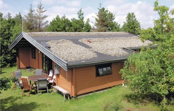 A la foto es mostra l'objecte Holiday Home Kollemarken Blåvand Iii situat a la ciutat de Blåvand.