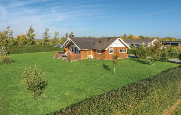 På billedet ses objektet Three-Bedroom Holiday Home In Sydals beliggende i byen Skovbyballe.