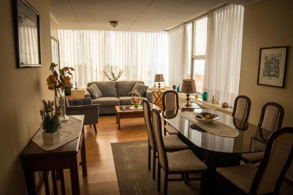 A la foto es mostra l'objecte Departamentos Los Ganaderos situat a la ciutat de Punta Arenas.