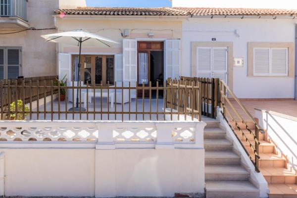 Na zdjęciu widoczny jest obiekt Cas Padrins położony w mieście Can Picafort.