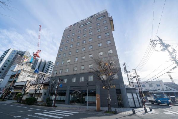 Na fotografii je vidět objekt Kuwana Green Hotel nacházející se ve městě Nagashima.