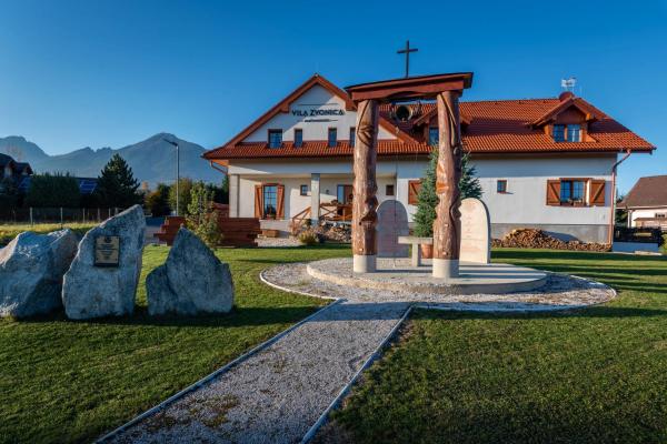 A la foto es mostra l'objecte Vila Zvonica situat a la ciutat de Nová Lesná.