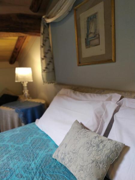 Na zdjęciu widoczny jest obiekt Agriturismo Il Gelso położony w mieście Vignale.