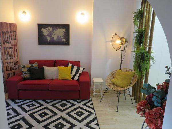 Na zdjęciu widoczny jest obiekt Casa da Rita położony w mieście Évora.