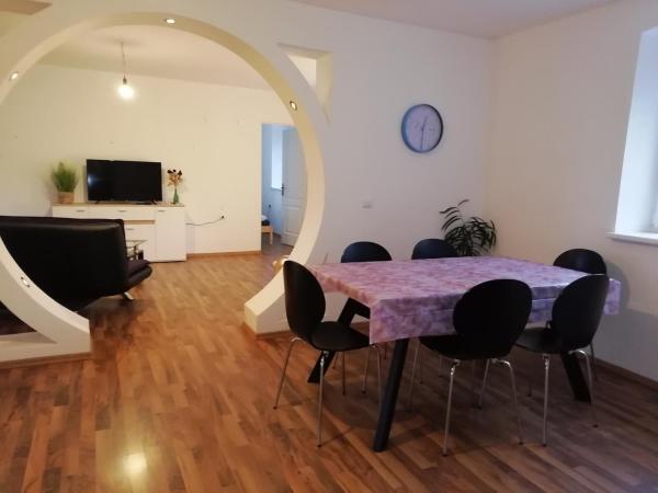 Na fotografii je vidět objekt Land Wohnung nacházející se ve městě Deutschfeistritz.
