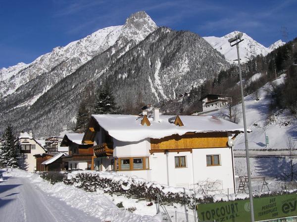 Auf dem Foto ist das Objekt Haus Wechner in der Stadt Flirsch zu sehen.