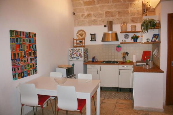A la foto es mostra l'objecte La casa nel vicolo situat a la ciutat de Bari.