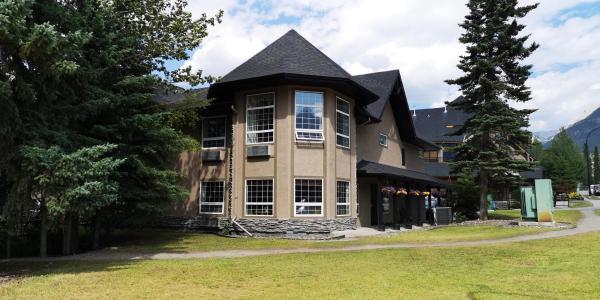 Kuvassa näkyy kohde Mountain View Inn, joka sijaitsee kaupungissa Canmore.