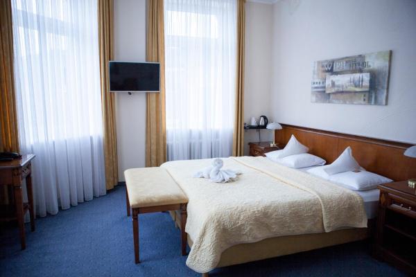 Na fotografii je vidět objekt Hotel Baden nacházející se ve městě Bonn.