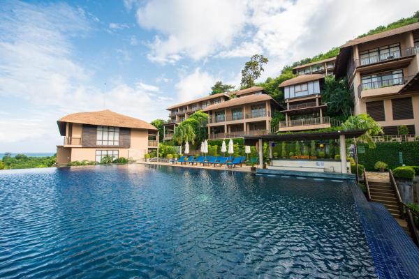 På billedet ses objektet Karon Phunaka Resort beliggende i byen Karon Beach.