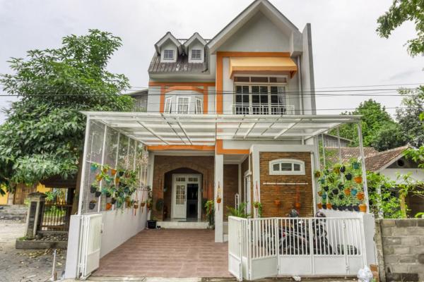 Nella foto è visibile l'oggetto RedDoorz near Sindu Kusuma Edupark 2 situato nella città di Cebongan.